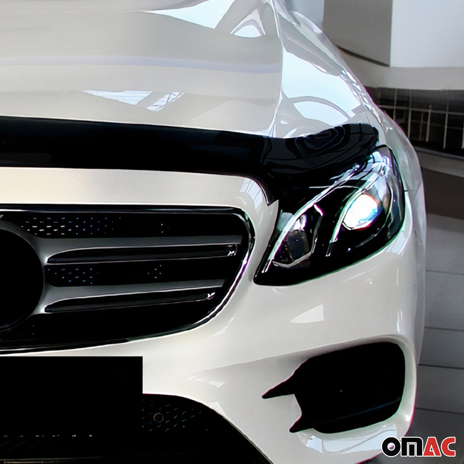 Deflector de Capó para Mercedes E Class 2016-2025 Oscuro Brillante Acrílico