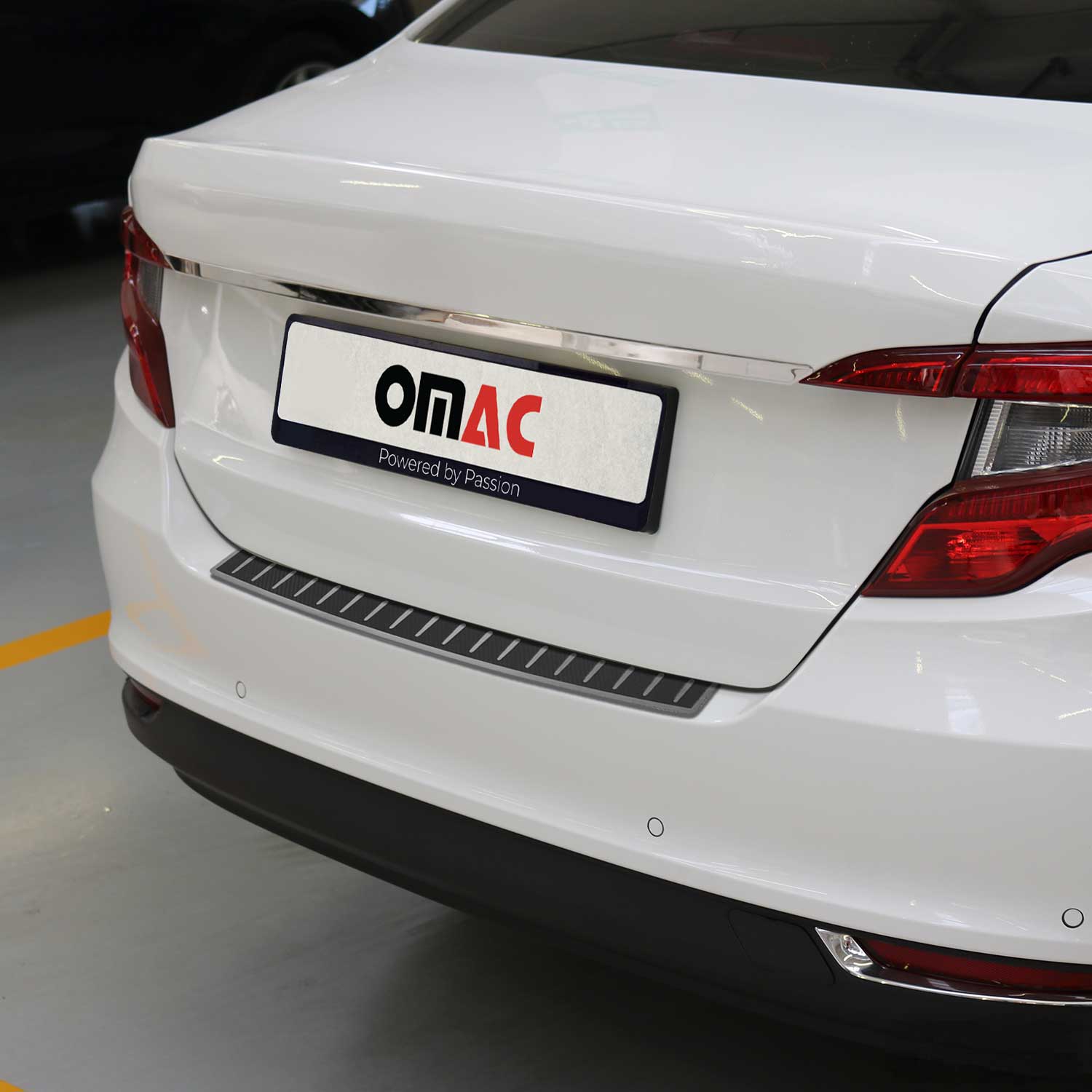 Protector Parachoques para Fiat Tipo Sedán 2015-2026 Acabado Carbono Acero