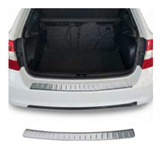 Protector Parachoques para Skoda Rapid Sedán 2012-2019 cepillado