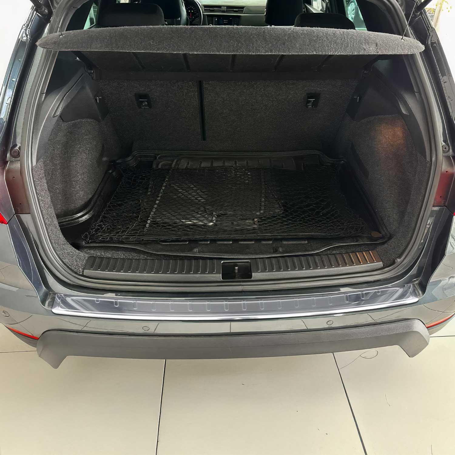 Protector de Parachoques Trasero para Seat Arona 2017-2025 Plata Brillante Acero