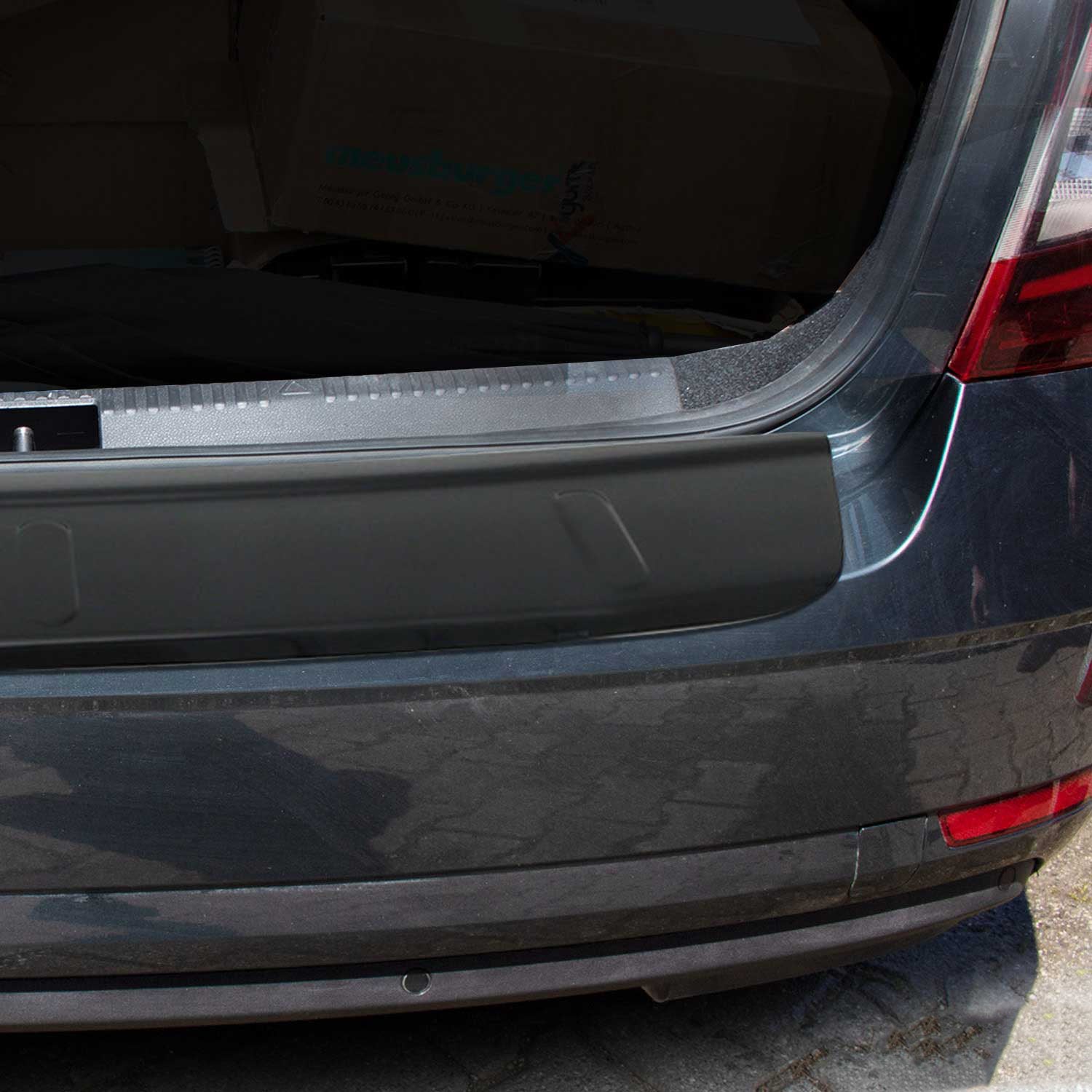 Protector Parachoques para Skoda Octavia Sédan 2013-2019 Negro Acrílica