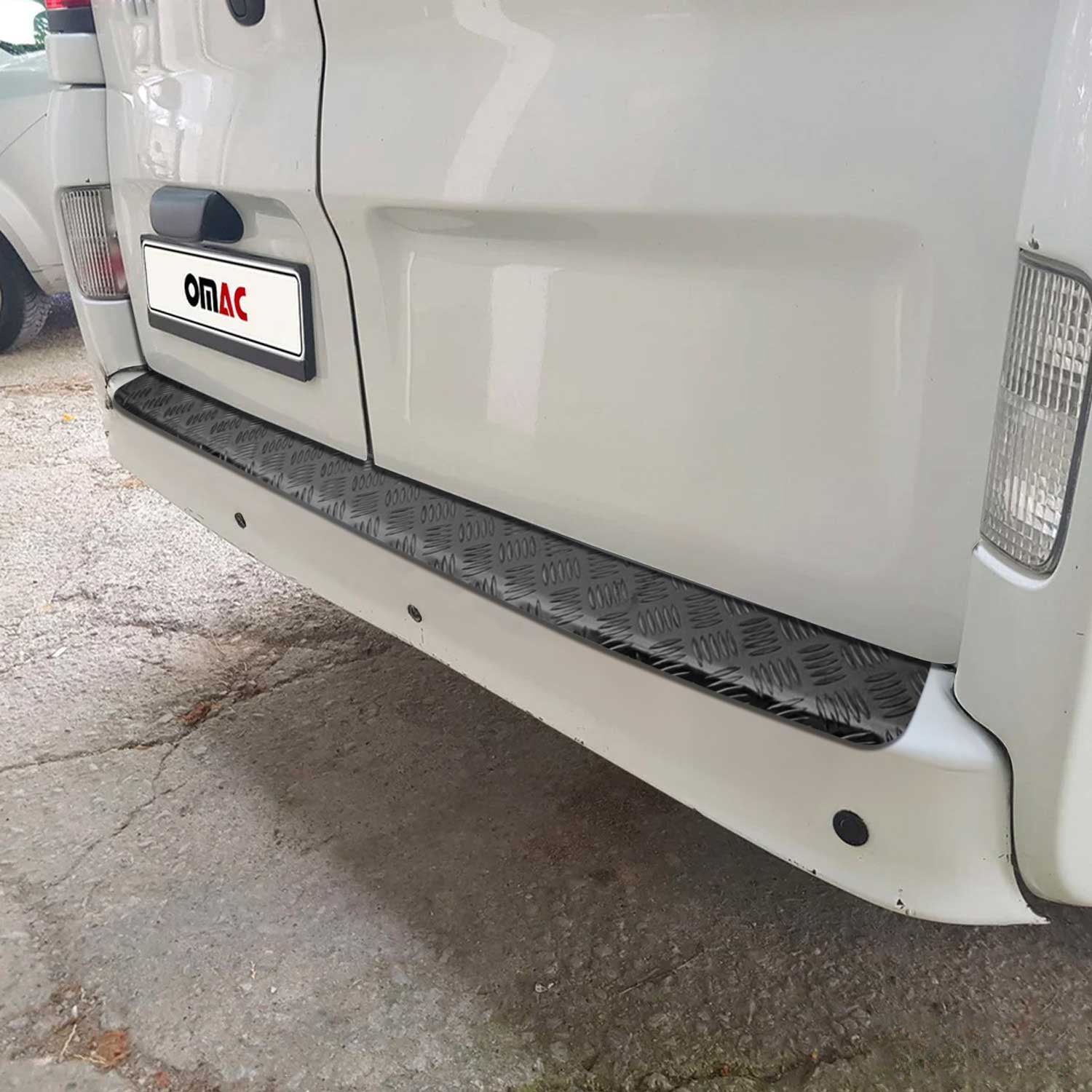 Protector de Parachoques Trasero para Nissan NV400 2012-2022 Negro Mate Aluminio