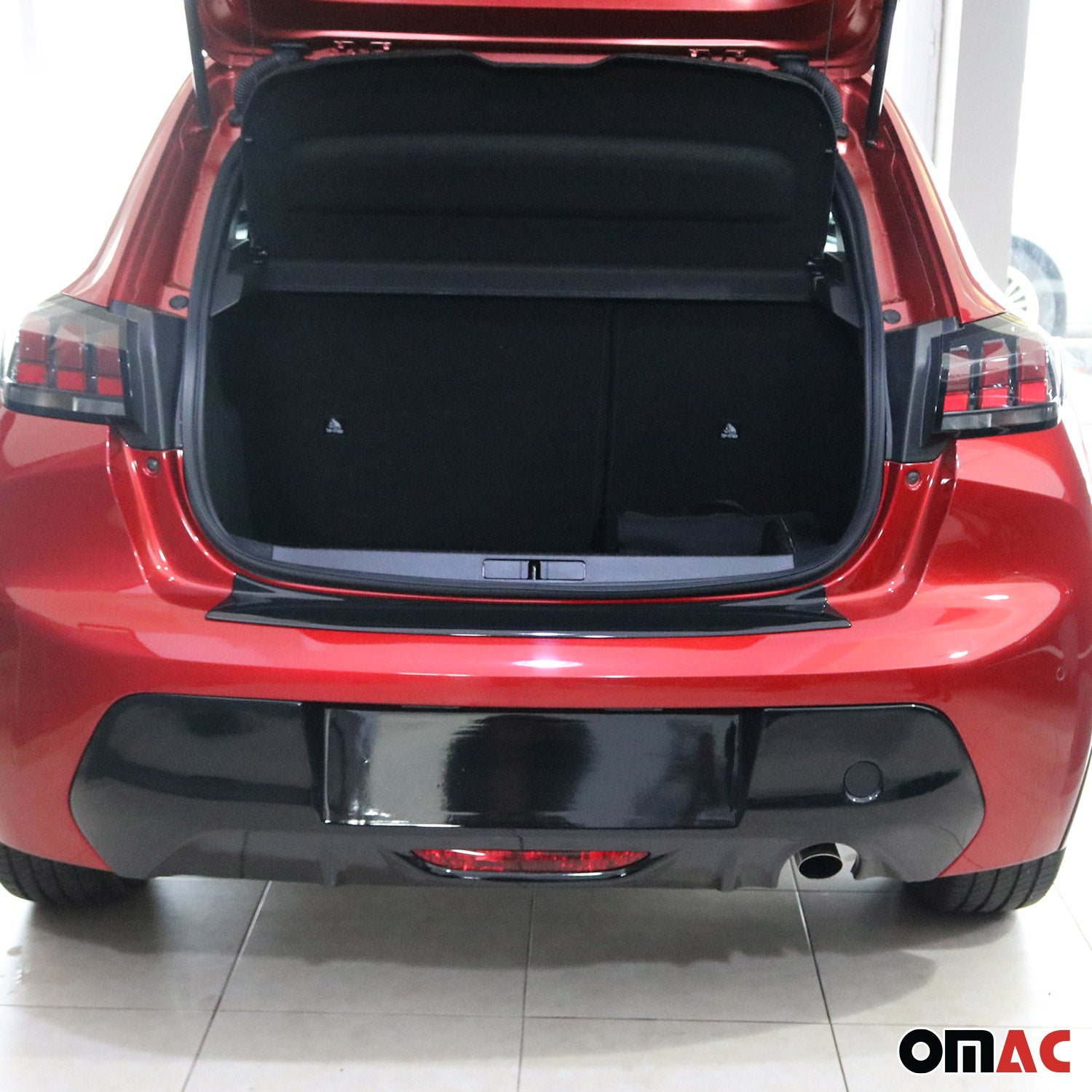 Protector Parachoques para Peugeot 208 2019-2026 Negro Brillante Acrílica