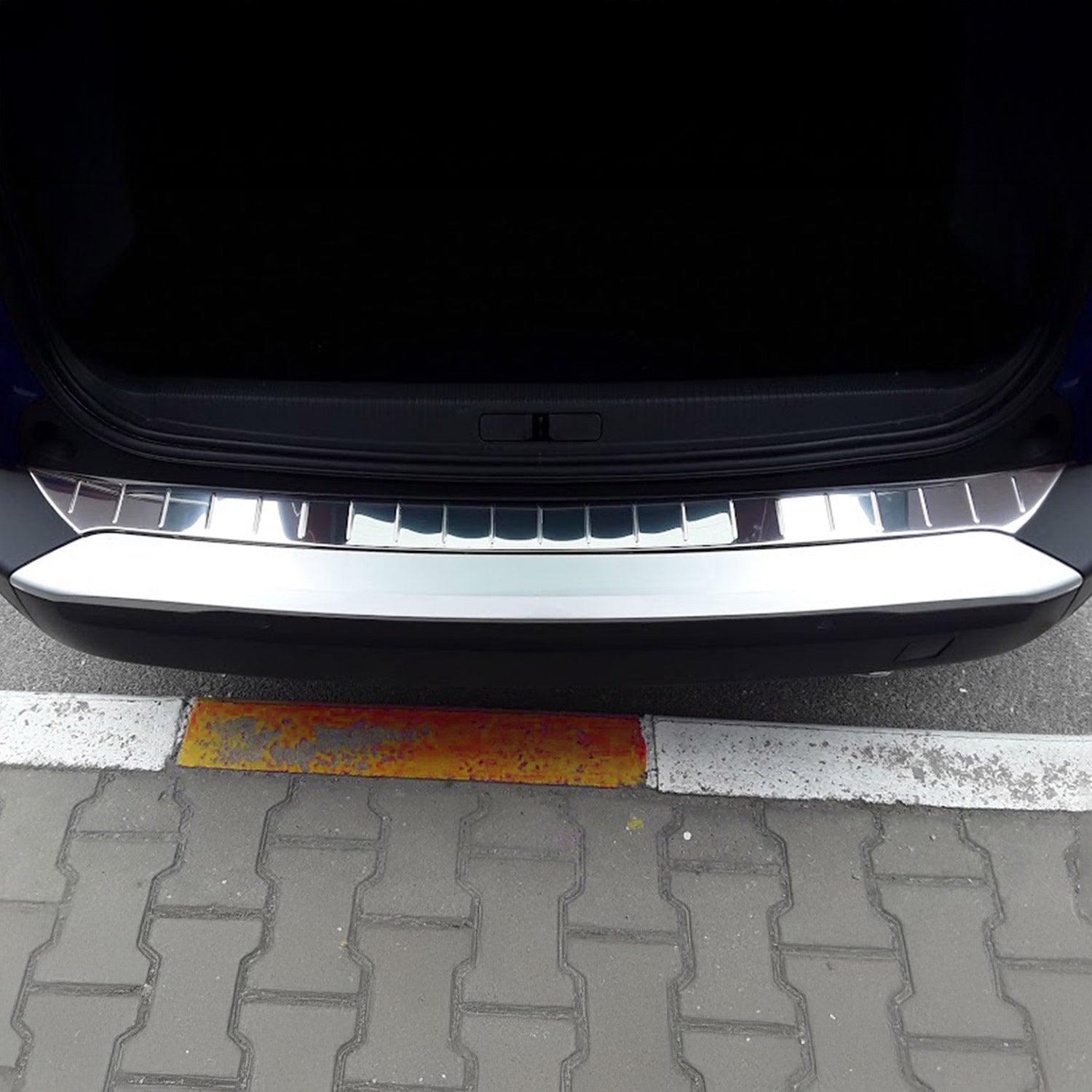 Protector Parachoques para Peugeot 2008 2019-2025 Plata Brillante Acero